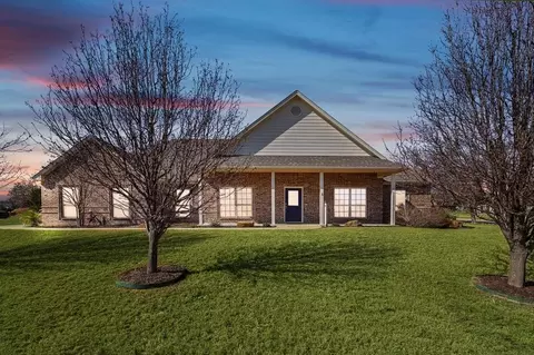 102 Running Creek Ct, Weatherford, TX 76087