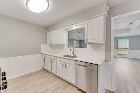 Kitchen - 1017 Mapleleaf Ln, Coppell, TX 75019 photo 2 of 3