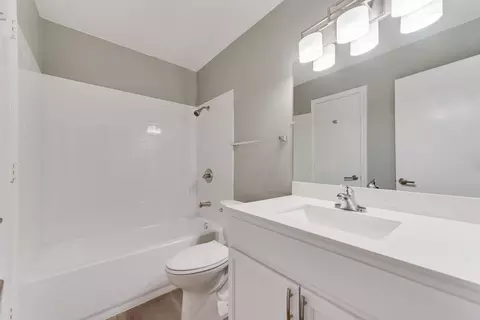Bath - 1017 Mapleleaf Ln, Coppell, TX 75019 photo 1 of 3