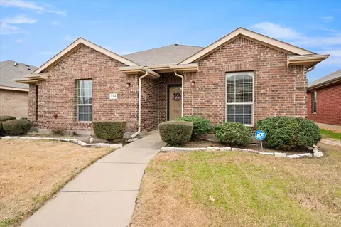824 Clear Creek Dr, Desoto, TX 75115