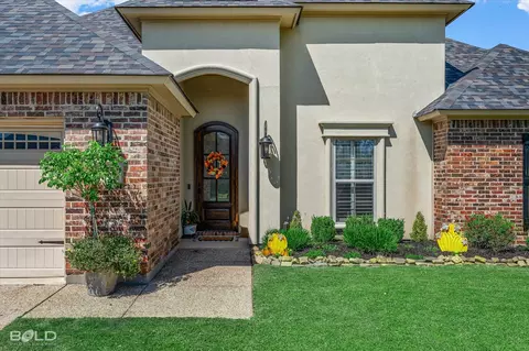 235 Arrowhead Dr, Bossier City, LA 71111