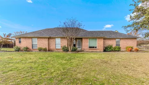 221 Prairie Creek Rd, Red Oak, TX 75154