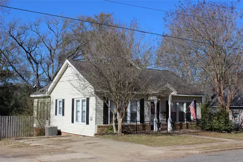 707 Buchanan St, Minden, LA 71055