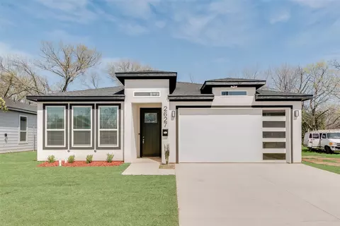 2627 Silkwood St, Dallas, TX 75215