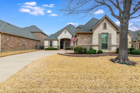 805 Merion Dr, Burleson, TX 76028