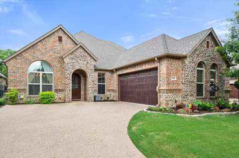 3600 Regents Park Ct, Arlington, TX 76017