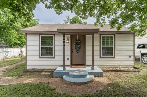 8803 Rockway St, White Settlement, TX 76108
