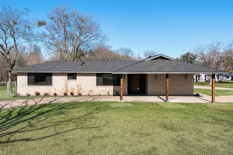 101 Holly Ln, Ovilla, TX 75154