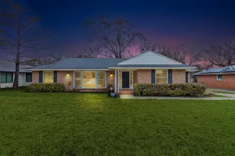 811 Knott Pl, Dallas, TX 75208