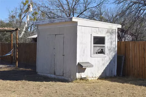1204 Switzer St, Bangs, TX 76823 photo 14