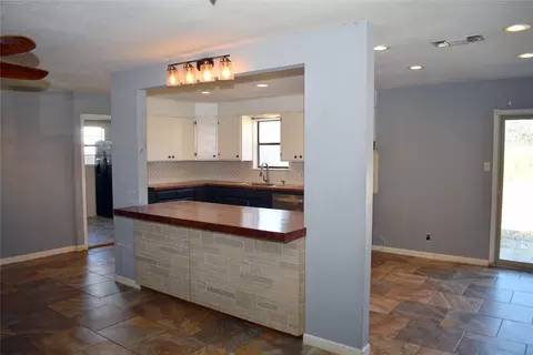 1204 Switzer St, Bangs, TX 76823 photo 4