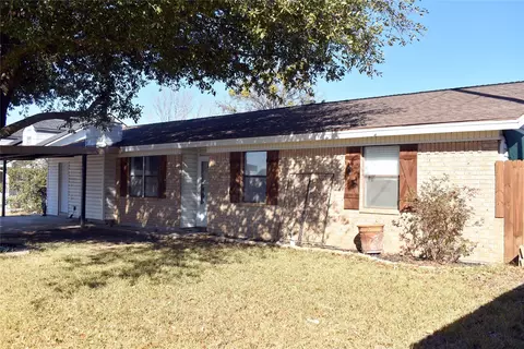 1204 Switzer St, Bangs, TX 76823