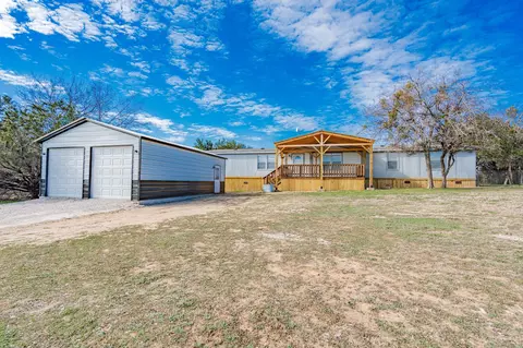 124 Garnet Dr, Weatherford, TX 76087