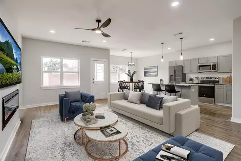 2604 Creekview Dr, Granbury, TX 76048