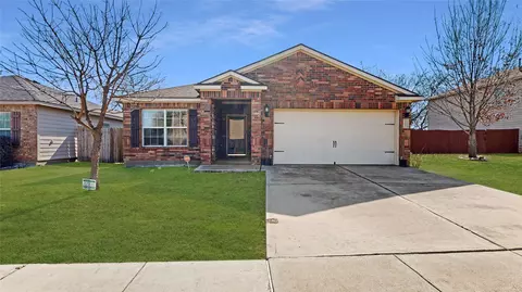 405 Misty Mountain Dr, Fort Worth, TX 76140
