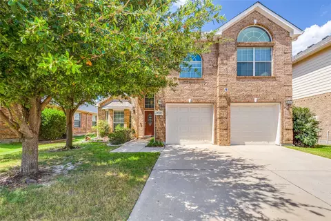 3717 Suzie Rich Dr, Fort Worth, TX 76244