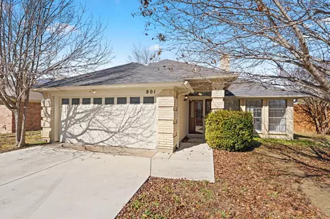 801 Fondren Dr, Arlington, TX 76001