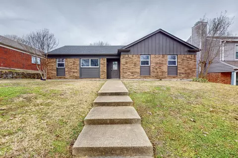 2201 Country Oaks Dr, Garland, TX 75040