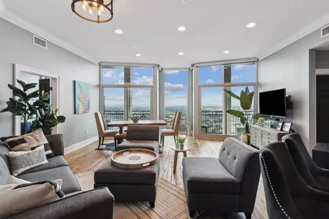 500 Throckmorton St #2807, Fort Worth, TX 76102