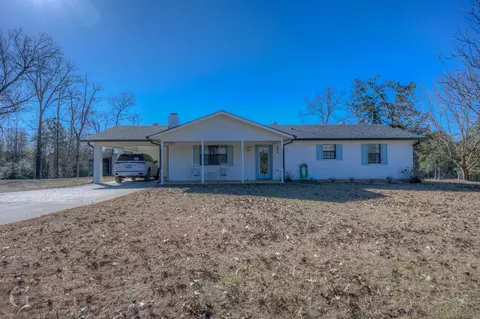 832 Pine Hill St, Coushatta, LA 71019