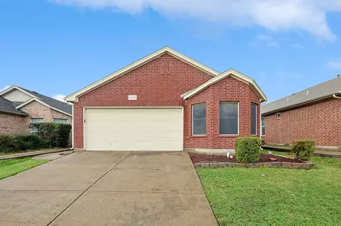 6433 Geneva Ln, Fort Worth, TX 76131