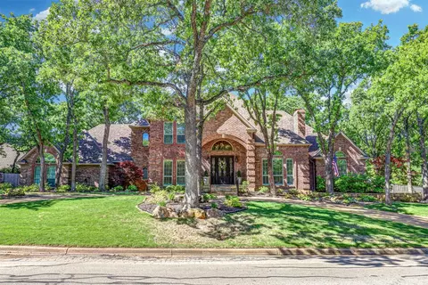 804 Runnymede Rd, Keller, TX 76248