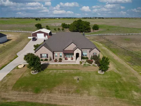 108 Gray Fox Ct, Godley, TX 76044