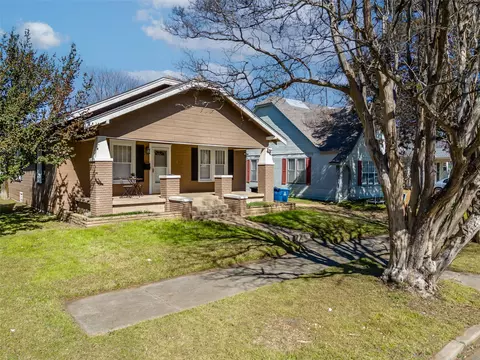 1223 W Walker St, Denison, TX 75020