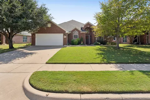 770 Little Ridge Ct, Burleson, TX 76028