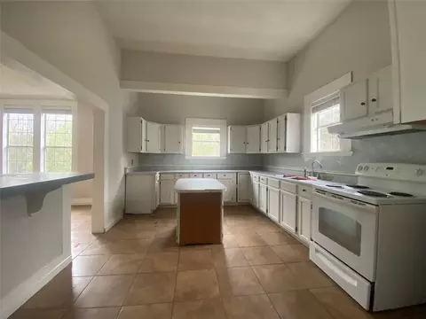 401 E Wright St, Marshall, TX 75670 photo 10