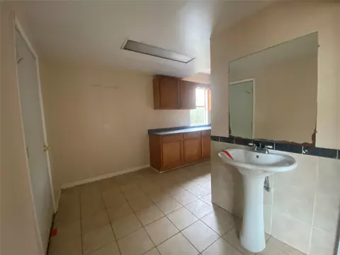 401 E Wright St, Marshall, TX 75670 photo 22