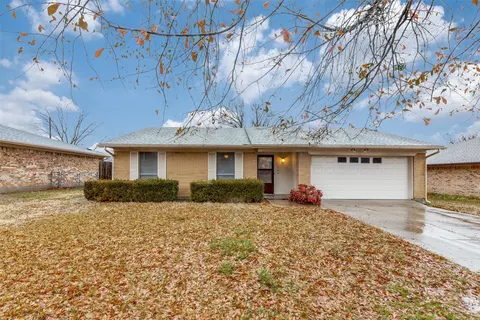 700 Cleveland St, Greenville, TX 75401
