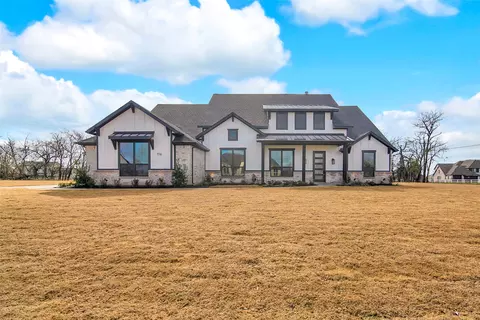 116 Cooper Ln, Van Alstyne, TX 75495