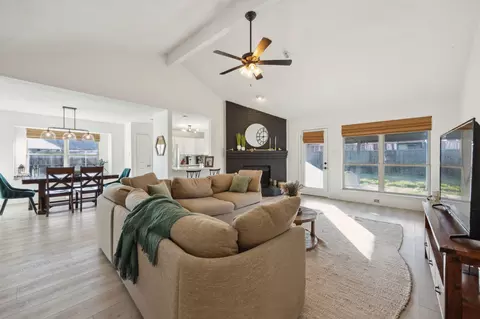 5201 Colonial Dr, Flower Mound, TX 75028