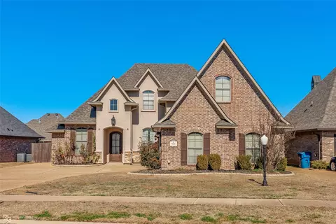 930 Royal Cir, Bossier City, LA 71111