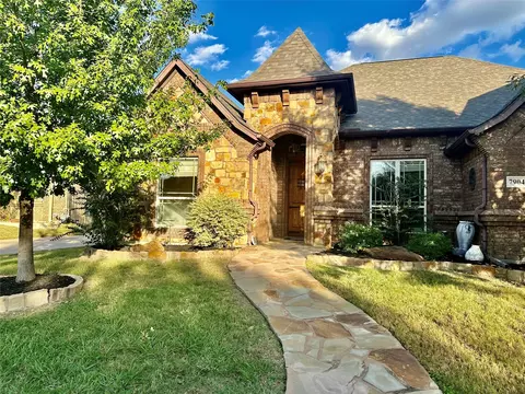 7904 Bentley Dr, North Richland Hills, TX 76182