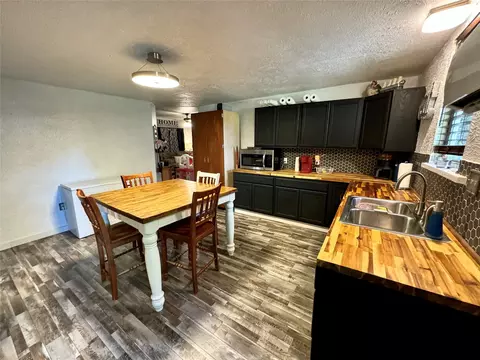 Kitchen - 809 E 11th St, Kemp, TX 75143 photo 3 of 5