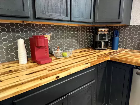 Kitchen - 809 E 11th St, Kemp, TX 75143 photo 5 of 5