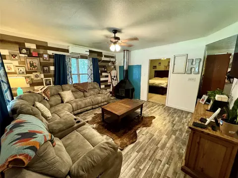Living - 809 E 11th St, Kemp, TX 75143 photo 1 of 3