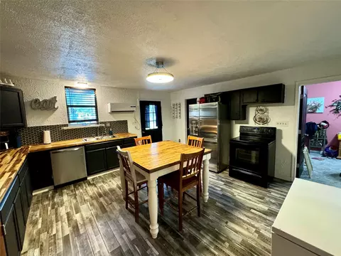 Kitchen - 809 E 11th St, Kemp, TX 75143 photo 1 of 5