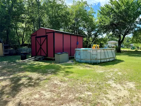 Exterior - 809 E 11th St, Kemp, TX 75143 photo 8 of 9