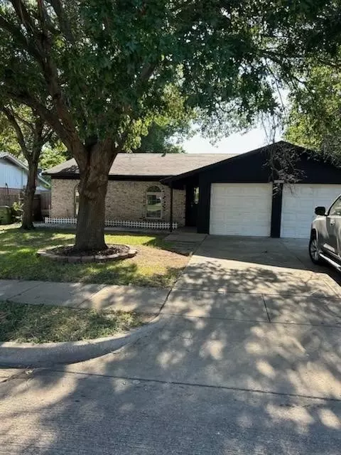 5948 Richard Dr, Watauga, TX 76148