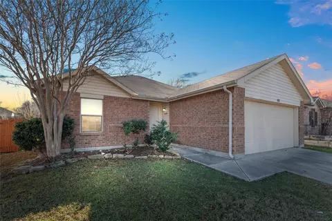 825 San Miguel Trl, Haslet, TX 76052