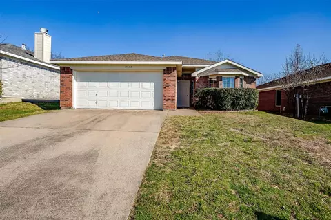2505 Nogales Dr, Fort Worth, TX 76108