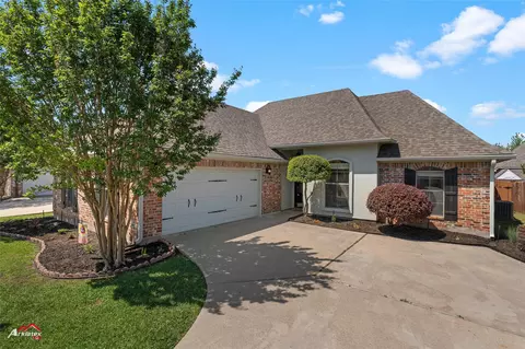 806 Dumaine Dr, Bossier City, LA 71111