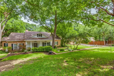 1611 Creek Wood Dr, Midlothian, TX 76065