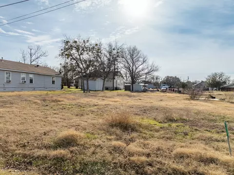 608 E South St, Itasca, TX 76055 photo 4