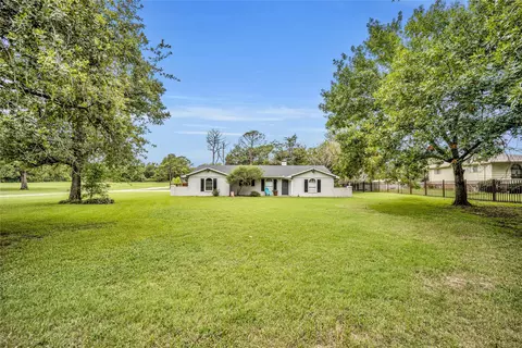 605 Hills Ln, Tool, TX 75143