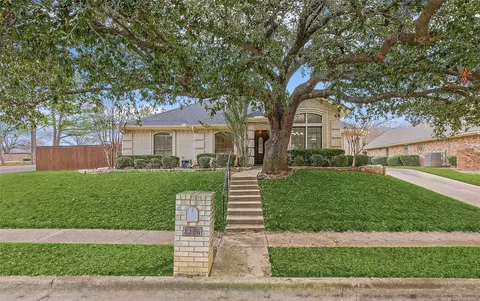2120 Pine Thicket Ct, Bedford, TX 76021