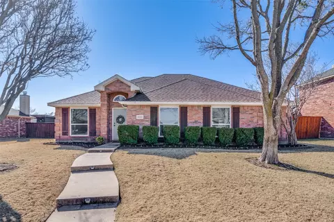 Exterior - 10205 Bent Tree Dr, Rowlett, TX 75089 photo 2 of 5